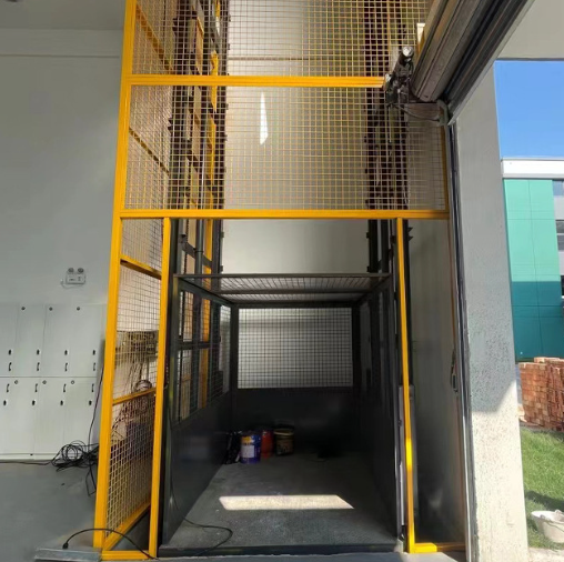 株洲导轨式升降机助力物流园破解运输难题